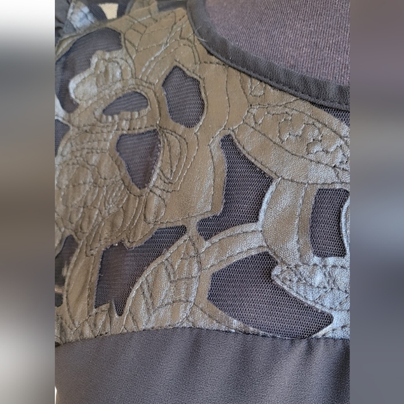 Lynne Top - Picture 8 of 10